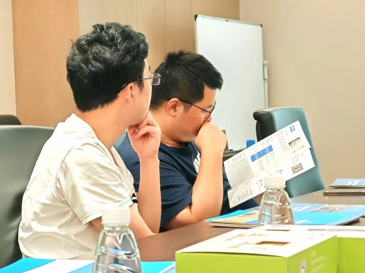 雷竞技reby与深圳机械设计院交流会画上完美句号 雷竞技reby与深圳机械设计院交流会画上完美句号