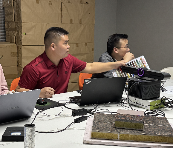 1765174175160243.png 蓝总.png